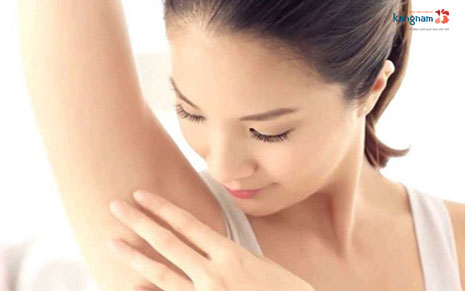 ăn gì để tránh hôi nách